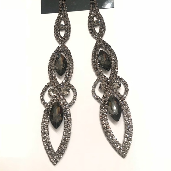 LONG! 6 inch Gray/black statement earrings - Picture 7 of 8